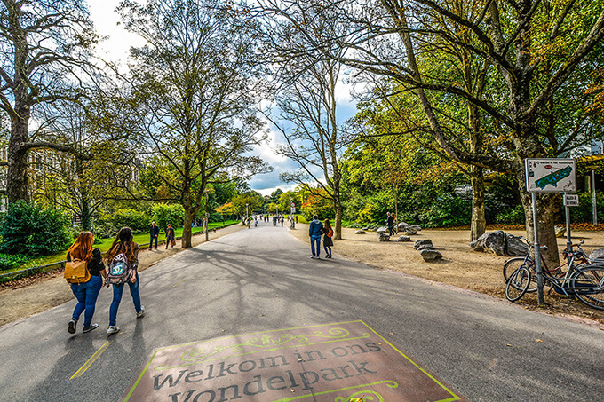 Image of the vondelpark in Amsterdam