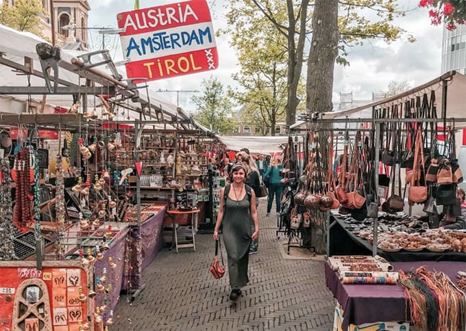 Image of shopping tour in Amsterdam with guide.